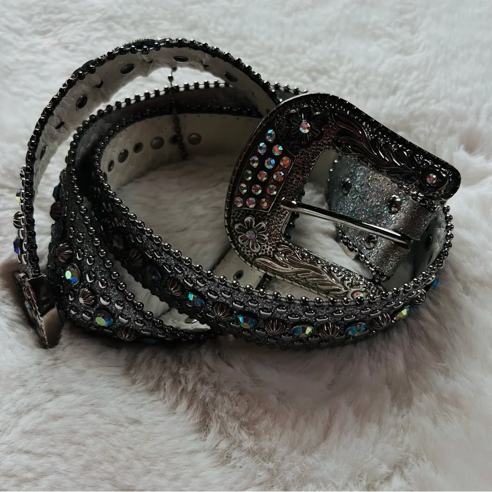 ✨ Silver Rhinestone Western Belt – Fits 35”–41” ✨